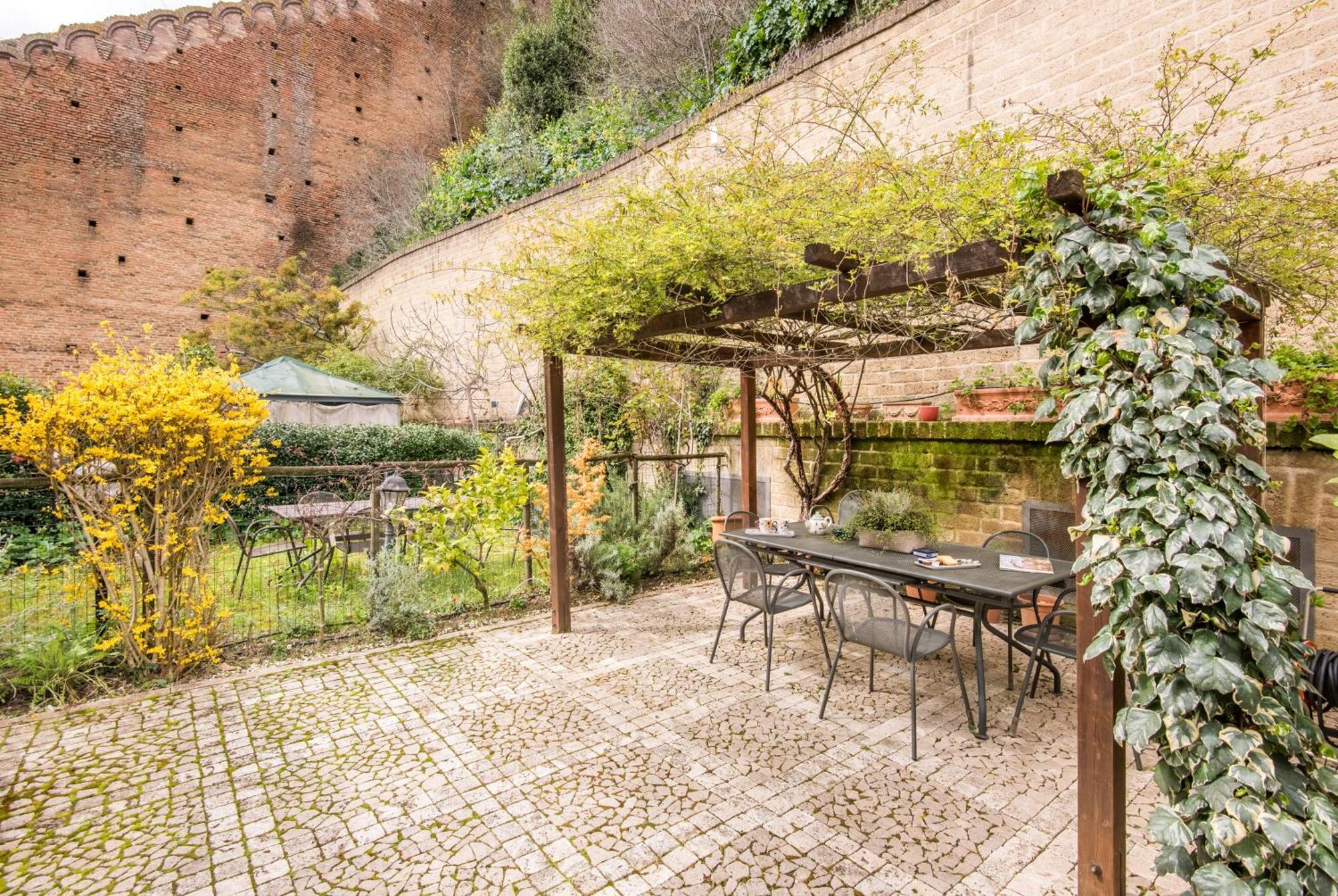 Secret Garden Siena Βίλα Εξωτερικό φωτογραφία